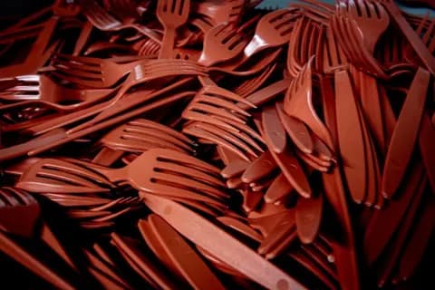 Cutlery & galley waste